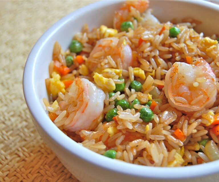 ¿Cómo preparar arroz chaufa de camarones?