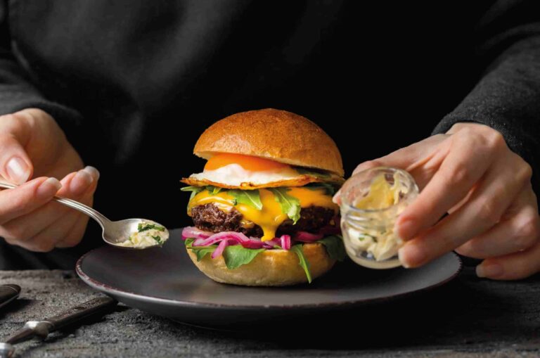 Explora el mundo de las recetas de hamburguesas gourmet