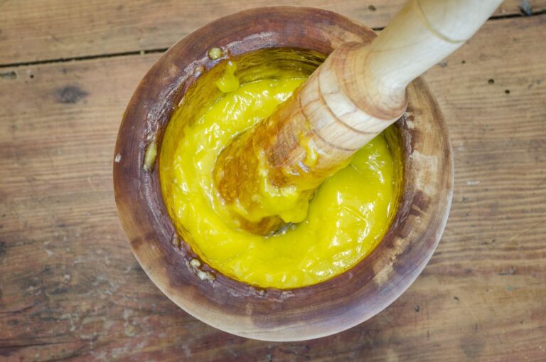 Cómo hacer alioli: Un paso a paso para una salsa perfecta